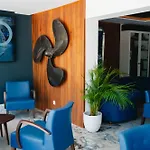 Marina Club