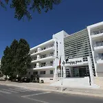 Marina Club Szálloda 4*