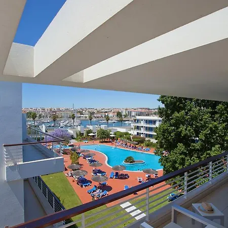 Marina Club Szálloda 4*