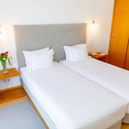 Marina Club Hotel 4*