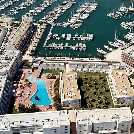 Marina Club Szálloda 4*