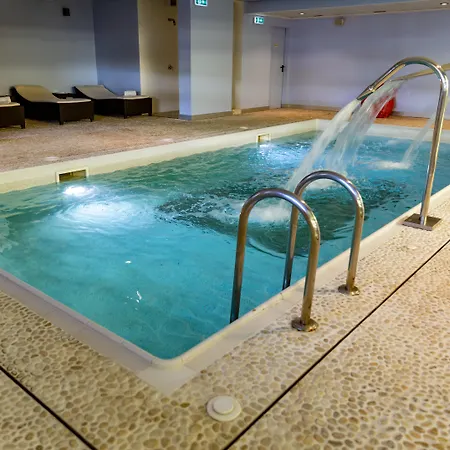 Marina Club Hotel