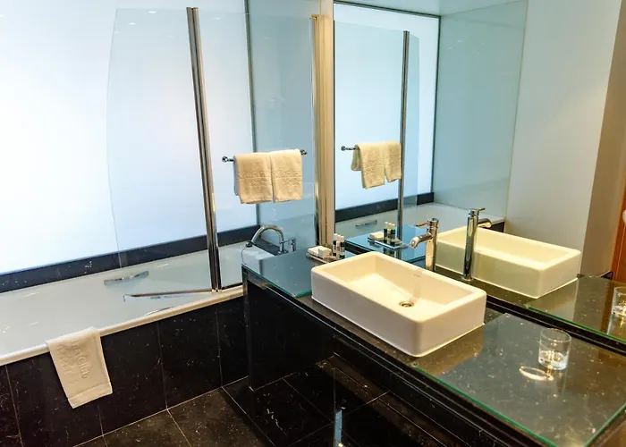 Marina Club Hotel 4*