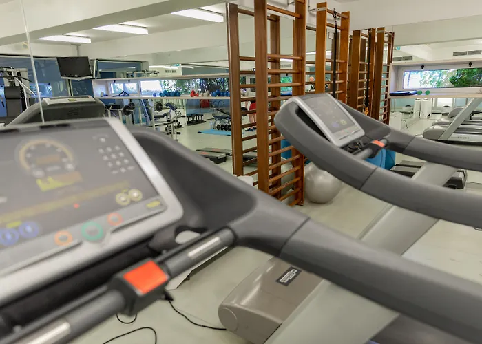 Marina Club Hotel 4*