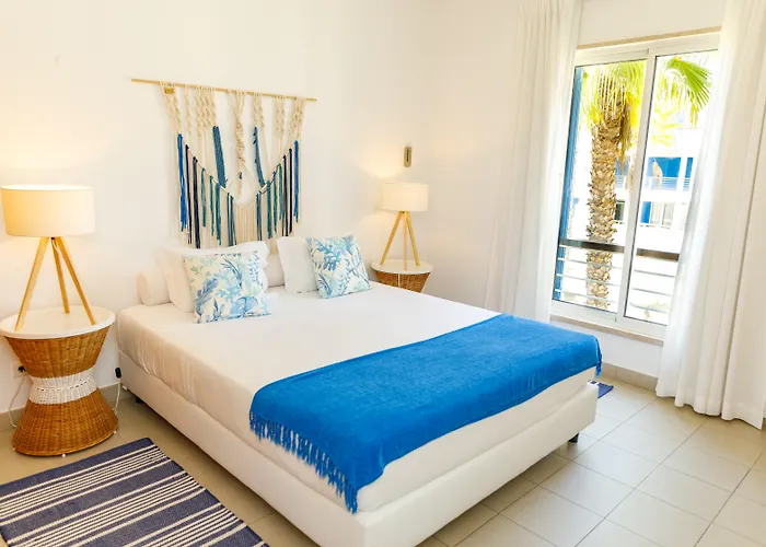 Marina Club Hotel 4*