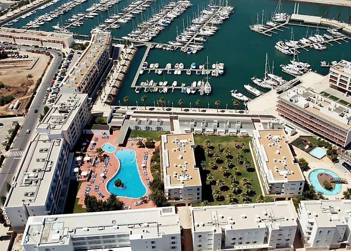 Marina Club Hotel 4*