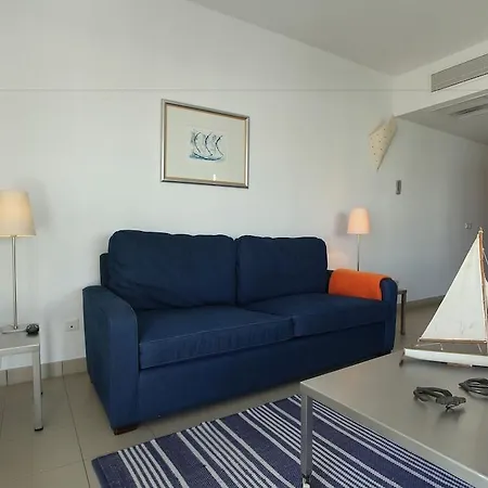 Marina Club Hotel