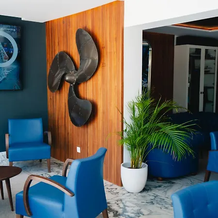 Marina Club